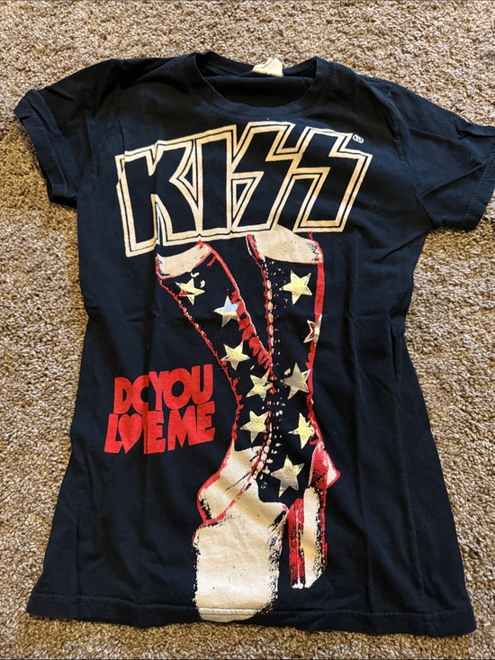 Tops - Kiss Do You Love Me shirt Size S Small